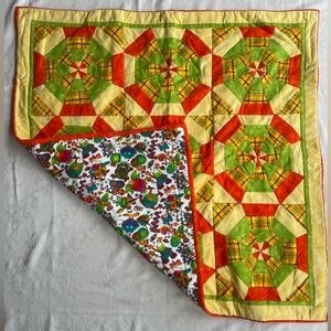VTG Handmade Crib Toddler Bed Kaleidoscope Pinwheel Quilt Reversible 35”x35”